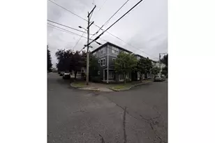 11911 SE Ash St, Portland, OR 97216 - Photo 4