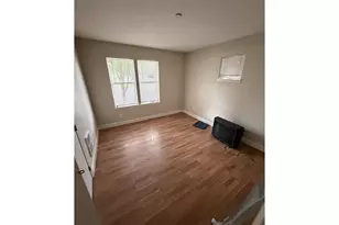 11911 SE Ash St, Portland, OR 97216 - Photo 14