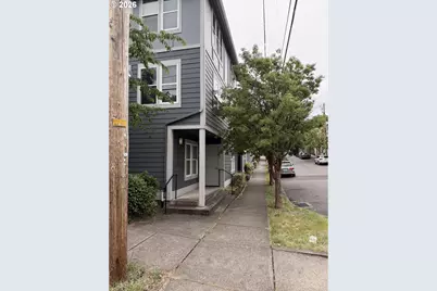 11911 SE Ash St #10, Portland, OR 97216 - Photo 6
