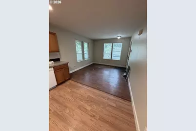 11911 SE Ash St #10, Portland, OR 97216 - Photo 10