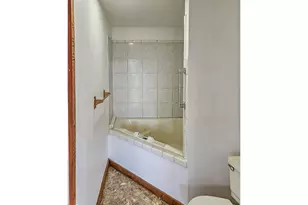 142 S Comstock Ave, Sutherlin, OR 97479 - Photo 4