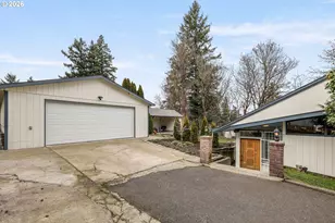 1215 NE 157th Ave, Portland, OR 97230 - Photo 4