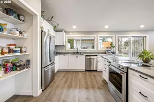 1215 NE 157th Ave, Portland, OR 97230 - Photo 6