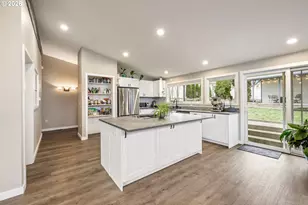 1215 NE 157th Ave, Portland, OR 97230 - Photo 10