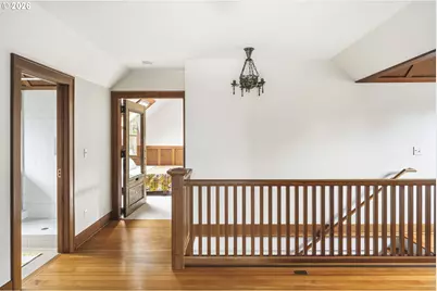 8219 SW 56th Ave, Portland, OR 97219 - Photo 32