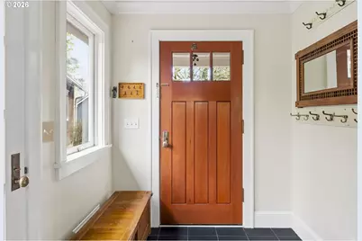 8219 SW 56th Ave, Portland, OR 97219 - Photo 4