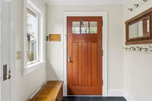 8219 SW 56th Ave, Portland, OR 97219 - Photo 4