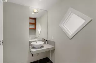 444 NW Hermosa Blvd, Portland, OR 97210 - Photo 22