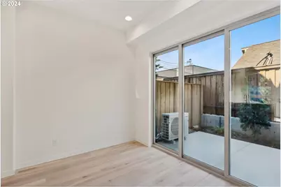 809 N Failing St, Portland, OR 97227 - Photo 14