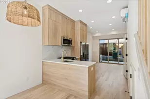 809 N Failing St, Portland, OR 97227 - Photo 10