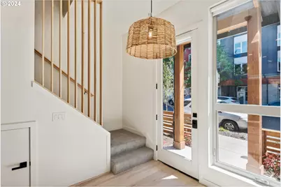 809 N Failing St, Portland, OR 97227 - Photo 8