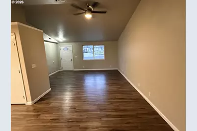 70 NE Alora Dr, Hermiston, OR 97838 - Photo 6