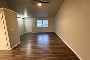 70 NE Alora Dr, Hermiston, OR 97838 - Photo 6