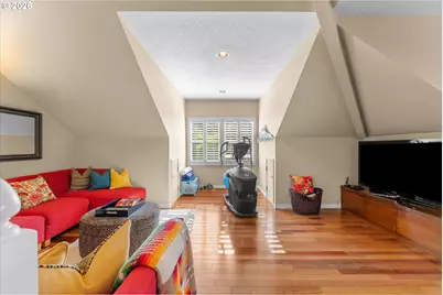 752 SW Regency Ter, Portland, OR 97225 - Photo 34