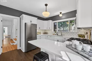 2311 NE Regents Dr, Portland, OR 97212 - Photo 24