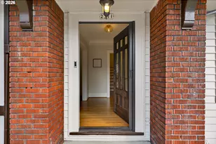 2311 NE Regents Dr, Portland, OR 97212 - Photo 4