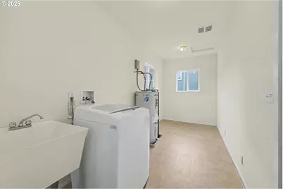 3855 Ferry St, Eugene, OR 97405 - Photo 18