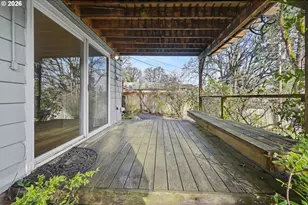 3855 Ferry St, Eugene, OR 97405 - Photo 48