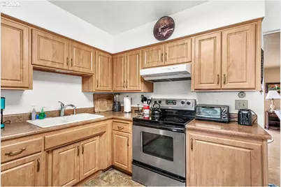 925 Winchester Ave, Medford, OR 97501 - Photo 16