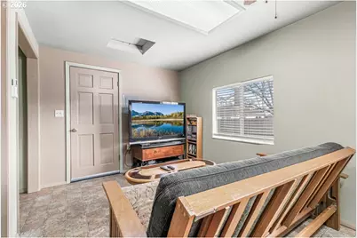 925 Winchester Ave, Medford, OR 97501 - Photo 18