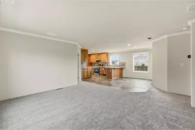 601 Helton St, Castle Rock, WA 98611 - Photo 4