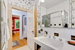 811 SW 58th Ave, Portland, OR 97221 - Photo 12