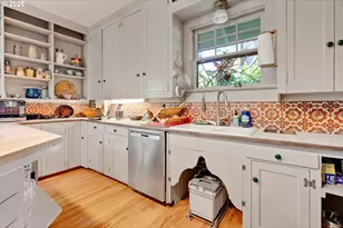 811 SW 58th Ave, Portland, OR 97221 - Photo 14