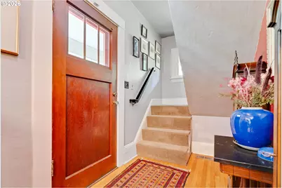 811 SW 58th Ave, Portland, OR 97221 - Photo 6