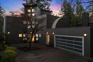 2608 SW Fairmount Blvd, Portland, OR 97239 - Photo 2