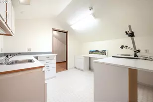 2867 Timberline Dr, Eugene, OR 97405 - Photo 34