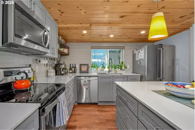 1633 N Jantzen Ave, Portland, OR 97217 - Photo 10