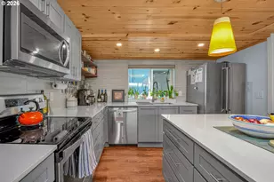 1633 N Jantzen Ave, Portland, OR 97217 - Photo 10