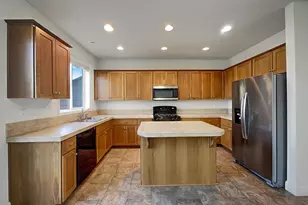 3133 SE Brookwood Ave, Hillsboro, OR 97123 - Photo 6