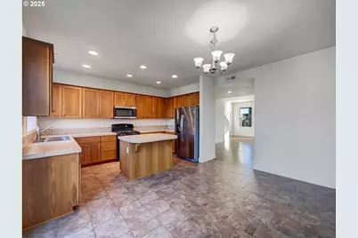 3133 SE Brookwood Ave, Hillsboro, OR 97123 - Photo 10