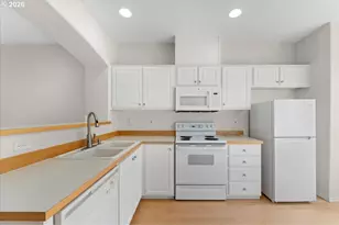 13700 SW Scholls Ferry Rd, Beaverton, OR 97007 - Photo 18