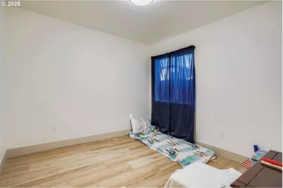 1215 Del Sol Ct, Woodburn, OR 97071 - Photo 16