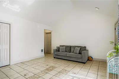 1215 Del Sol Ct, Woodburn, OR 97071 - Photo 6