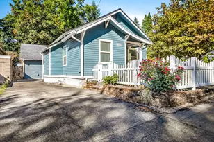 1119 5th St, Oregon City, OR 97045 - Photo 2