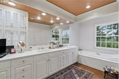 3484 SW Brentwood Dr, Portland, OR 97201 - Photo 24