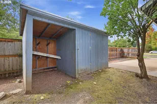 1190 Sanborn Ave, Eugene, OR 97404 - Photo 40