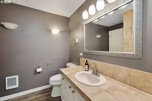 1041 Cannon Dr, Hood River, OR 97031 - Photo 22