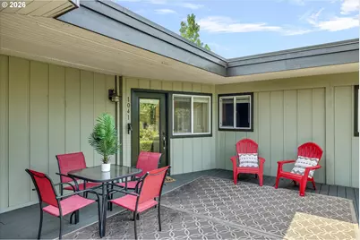 1041 Cannon Dr, Hood River, OR 97031 - Photo 30