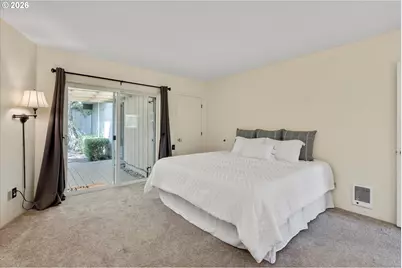 1041 Cannon Dr, Hood River, OR 97031 - Photo 16