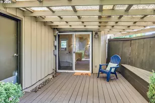 1041 Cannon Dr, Hood River, OR 97031 - Photo 18