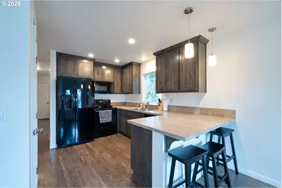 2213 10th St, Tillamook, OR 97141 - Photo 8