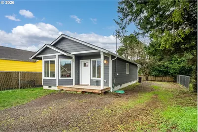 2213 10th St, Tillamook, OR 97141 - Photo 2