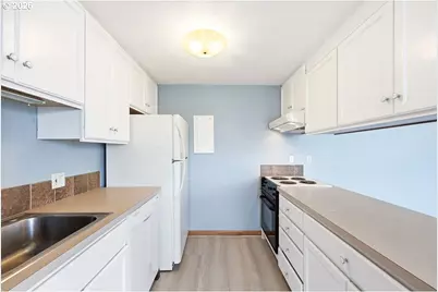1313 Lincoln St #503, Eugene, OR 97401 - Photo 8