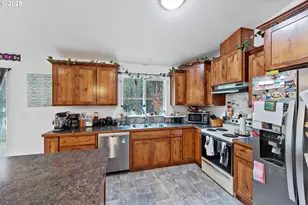 320 Providence Dr, Reedsport, OR 97467 - Photo 10