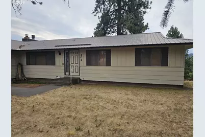 202 E Despain St, Ukiah, OR 97880 - Photo 4