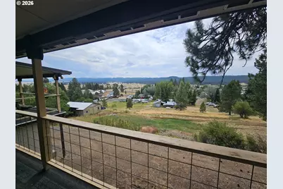 202 E Despain St, Ukiah, OR 97880 - Photo 10